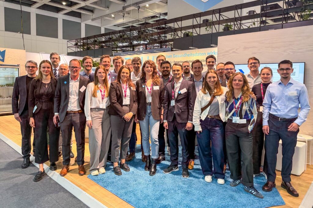Tiplu-Team auf der DMEA 2026, Gruppenbild